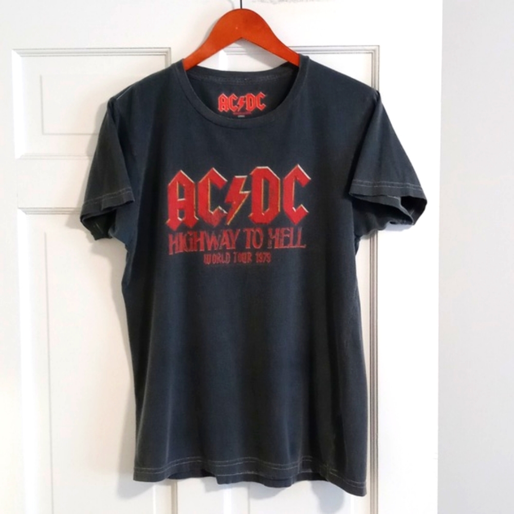 ☠️VTG/ RARE AC/DC☠️ - Men's Distressed "Highway To Hell" World Tour 1979…
